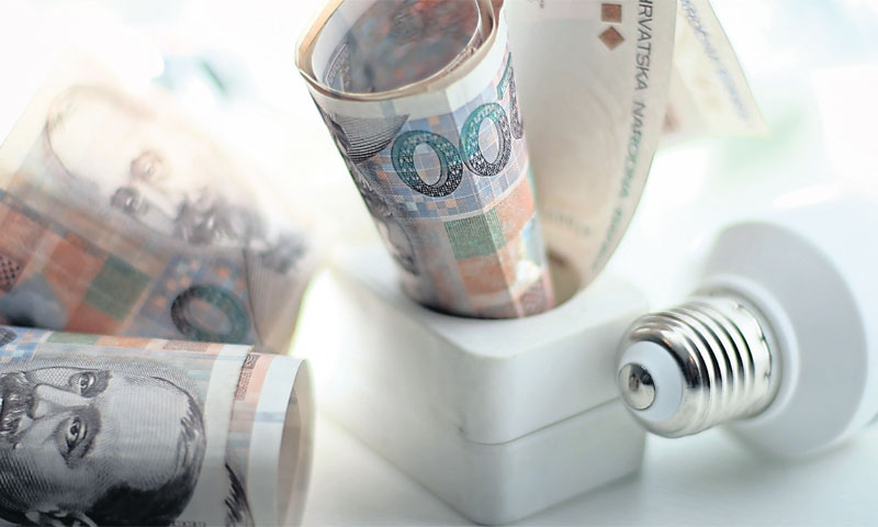 Niže naknade za opskrbljivače strujom za nekoliko mjeseci mogli bi platiti građani/Sanjin Strukić/PI