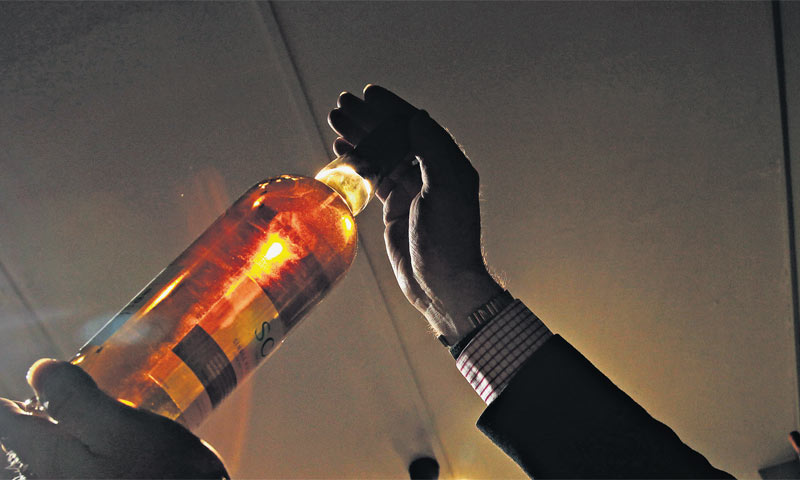 Porez na bocu pokrenuo bi golemu pravnu i političku bitku s jednom od najvećih škotskih industrijski