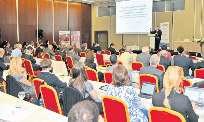 Kao prednosti Hrvatske istaknuti su zemljopisni položaj te dugotrajne veze s razvijenim gospodarstvi