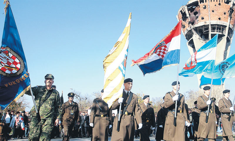 Zastave hrvatskih postrojbi/PIX