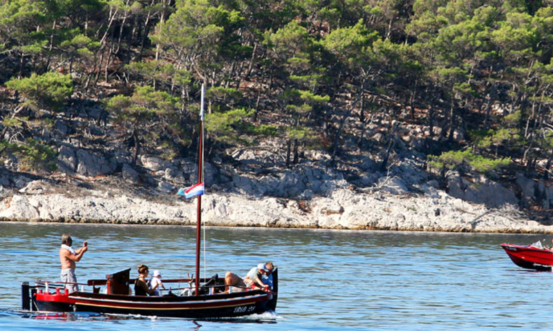 Kandariola, prva nudistička plaža, nalazi se na poluotoku Frkanj