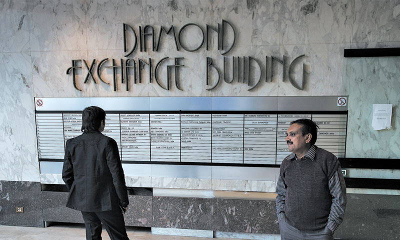 Većinom nerezanih dijamanata i dalje se trguje iz Antwerpena