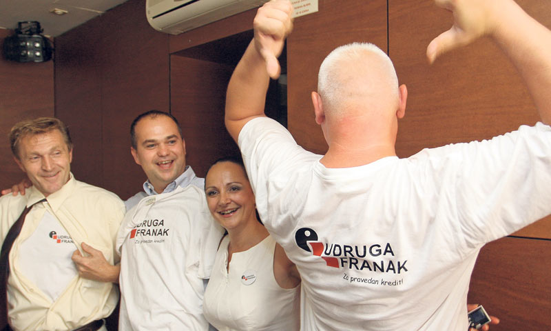 Bez klauzule banke će transferirati eure iz pasive (štednje) u kunsku aktivu