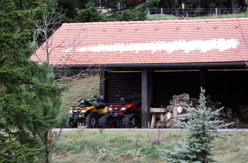 Skrad - Pred imanjem Nadana Vidoševića u šumi kraj sela Hlevci u Gorskom kotaru dežuraju policija i