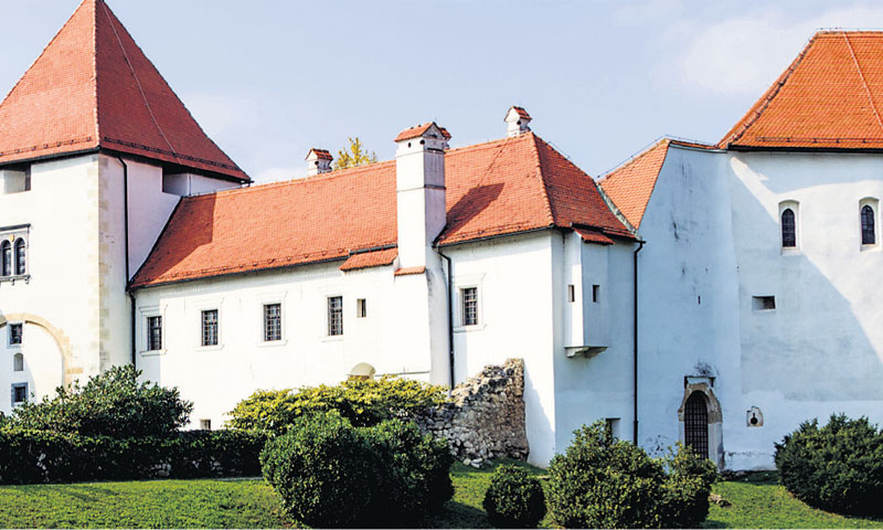 Stari grad sve više privlači turiste /FOTO