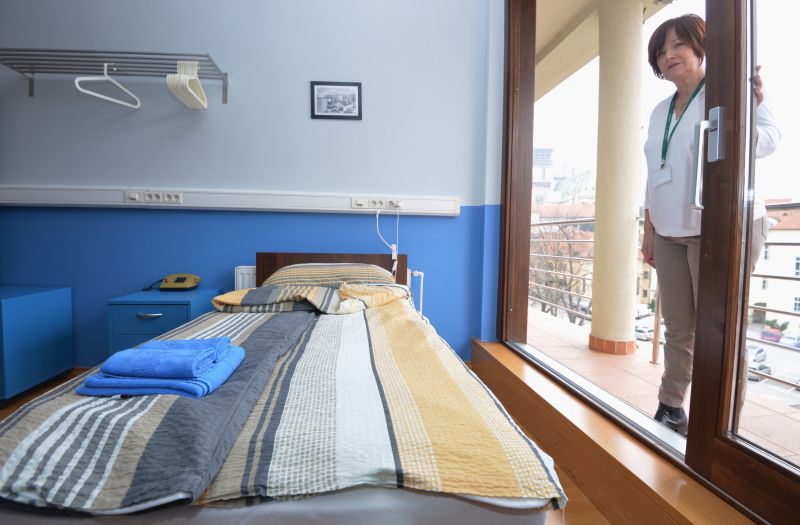 Hostel Bureau otvoren je u bivšoj redakciji Nacionala. Vlasnica je Anka Pukanić, sestra pokojnog Ive