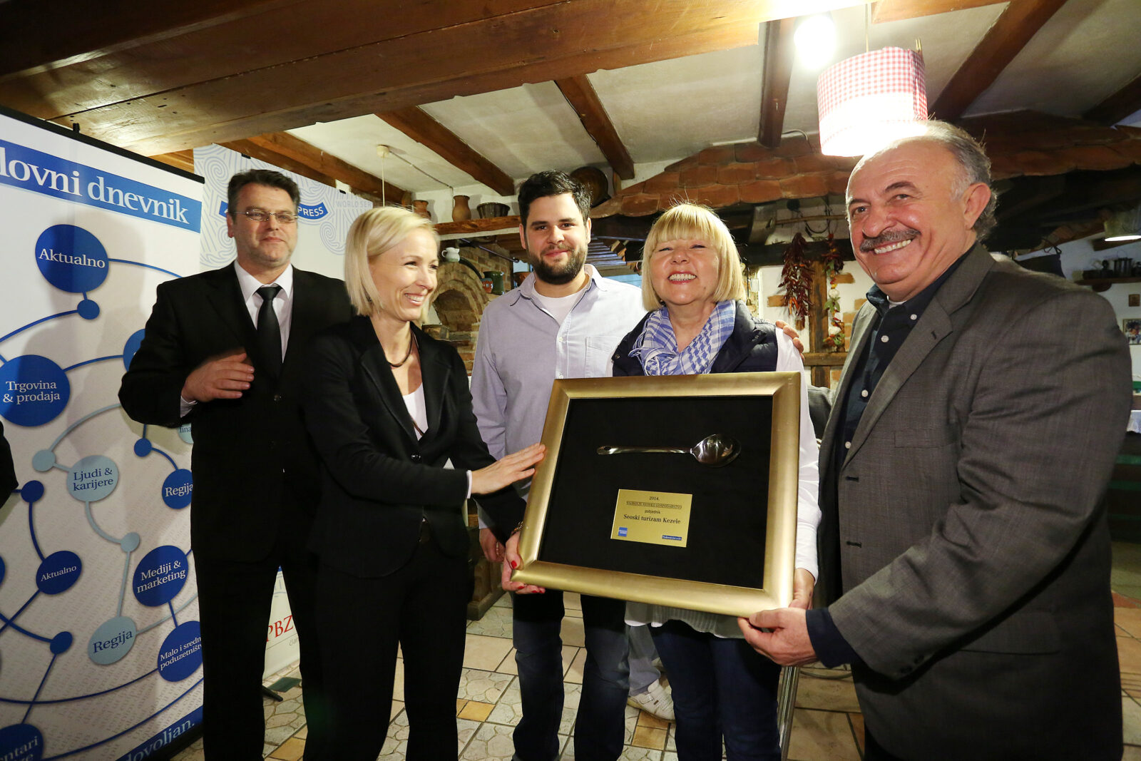 Priznanje pobjednicima dodijelila je direktorica Poslovnog dnevnika Andrea Borošić, Foto: Borna Fili