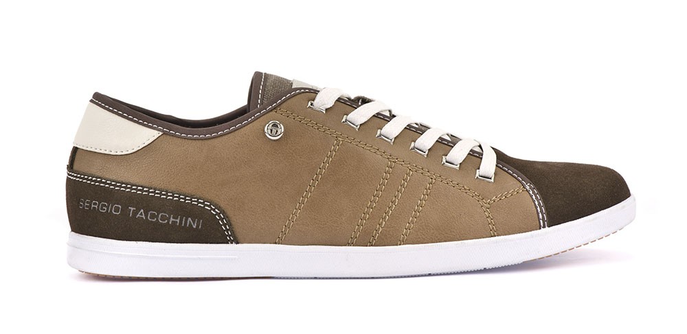 Velika sezonska rasprodaja sportske obuće i odjeće