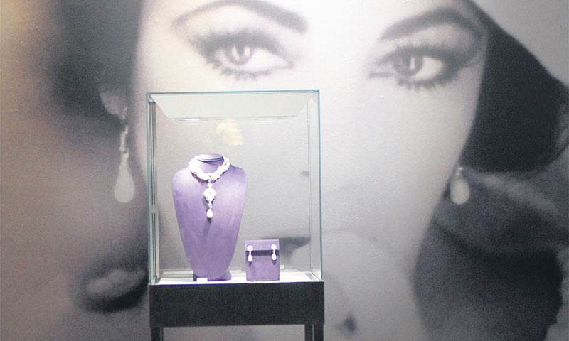 Elizabeth Taylor lani je uprihodovala 210 milijuna dolara