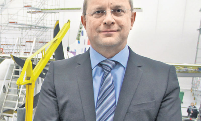 Predsjednik Uprave CA Krešimir Kučko u novom hangaru, u kojem će se servisirati vlastita flota, ali