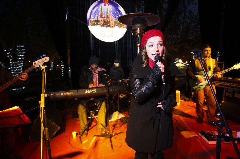 Nastup Ivane Rushaidat i benda A Little Drop Of Poison