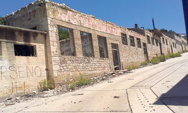 Jedva vidljiv slogan 