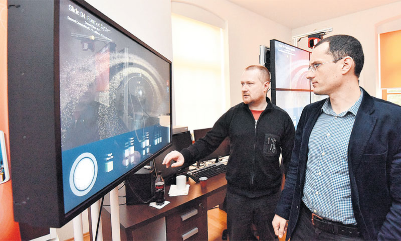 Ivan Plačko, direktor TICM-a (desno), s korisnicima inkubatora u Čakovcu/Vjeran Žganec Rogulja/PIXEL
