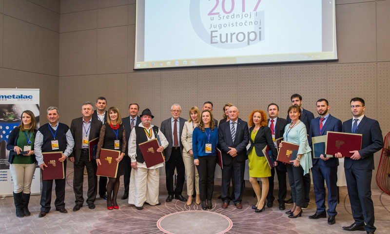 Dio nagrađenih na  regionalnome summitu poduzetnika/G. Jelavić/PIXSELL