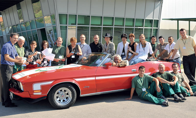 Tim belomanastirske tvrtke Boris Mikšića “EcoCortec” u tvorničkom krugu koji je podignut na parceli