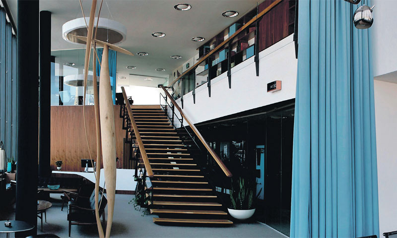 Na spektakularnoj lokaciji - posljednja dva kata nebodera s pogledom na glavni zagrebački trg stručn