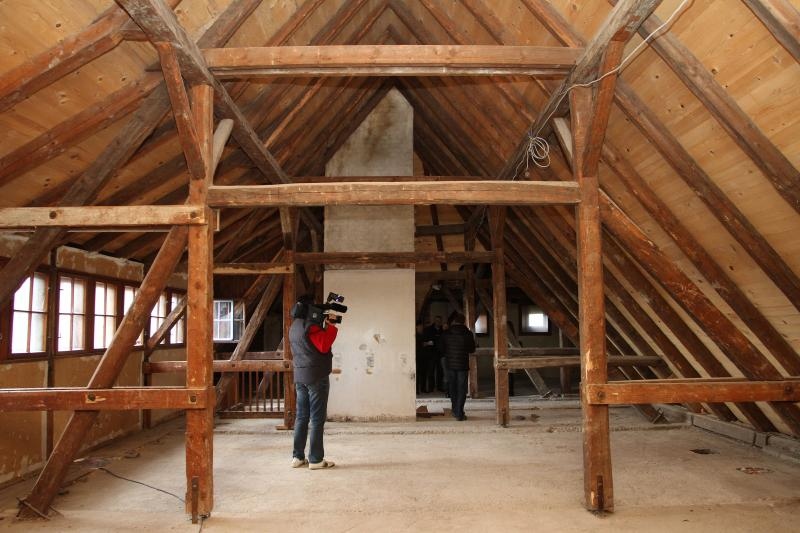 Radovi na čišćenju unutrašnjosti starog grada Dubovca. Photo: Kristina Stedul Fabac/PIXSELL