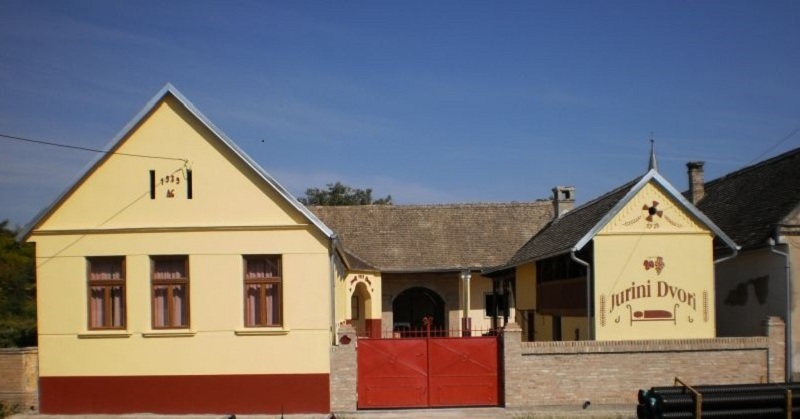 Seosko imanje Jurini dvori