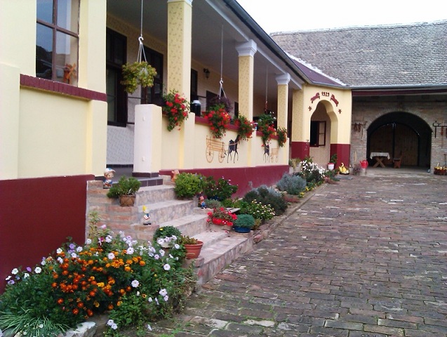 Seosko imanje Jurini dvori