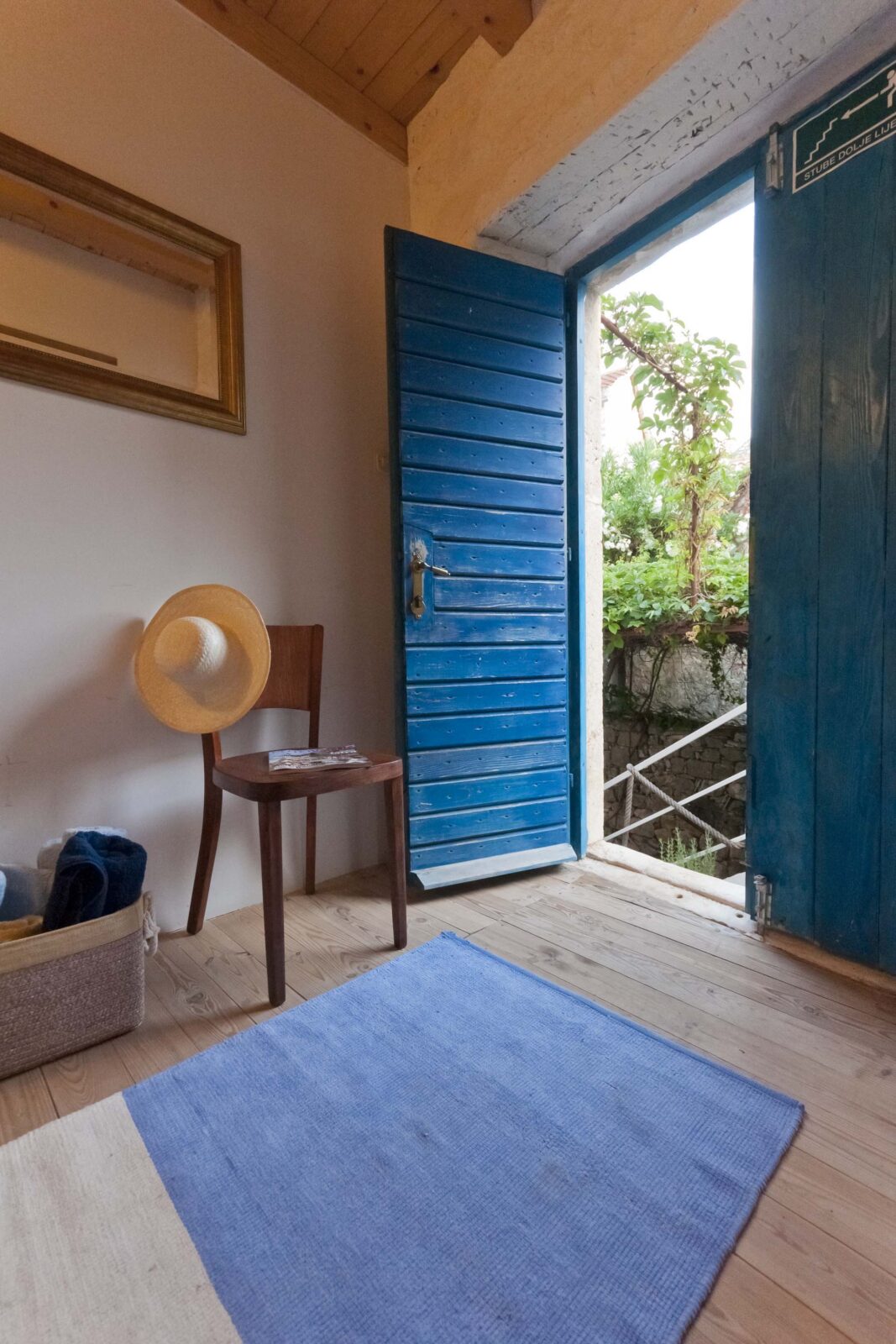 Foto: Svoju kuću na Hvaru zamijenila je 15-tak puta i obišla nekoliko kontinenata