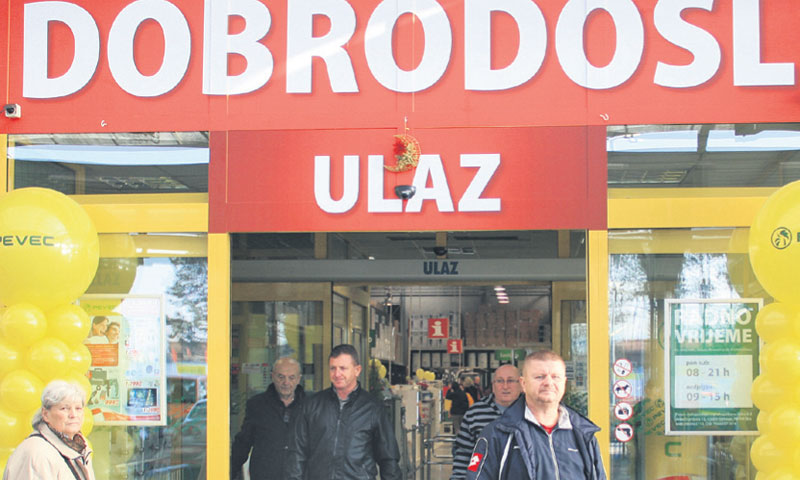 Pevec je otvorio centre u Karlovcu i Rijeci