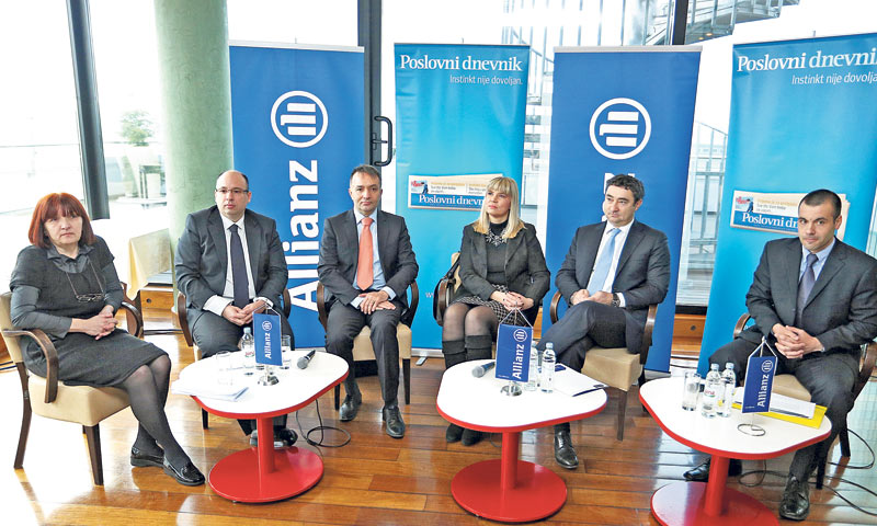 Znak opasnosti za osiguravateljski sektor je činjenica da kamate na štednju padaju/Anto Magzan/PIXSE