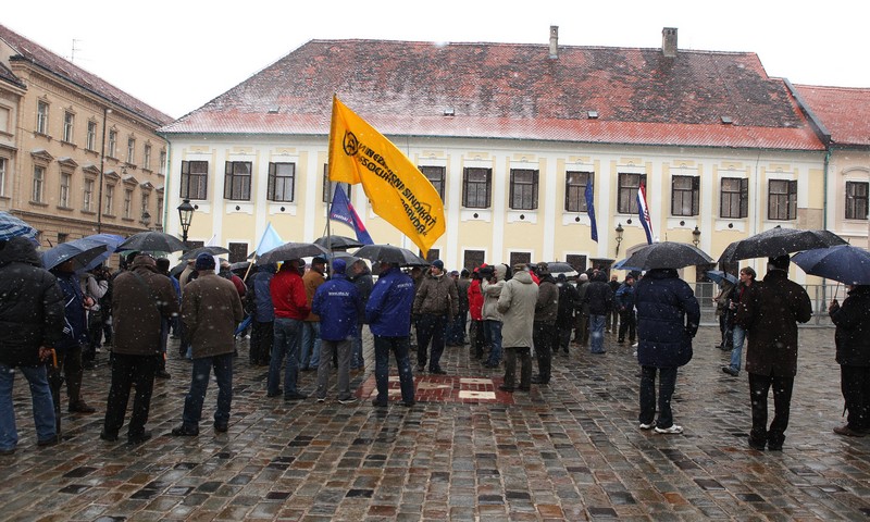 Prosvjed na Markovu trgu (Foto: Patrik Maček/PIXSELL)