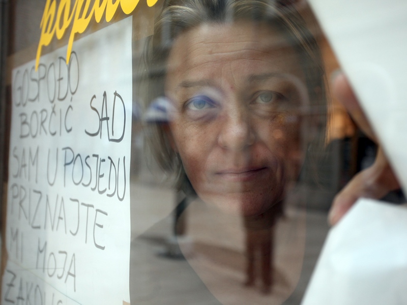 Obitelj Slavice Šote vec pet dana zabarikadirala se u poslovni prostor tražeći od sudova da joj priz