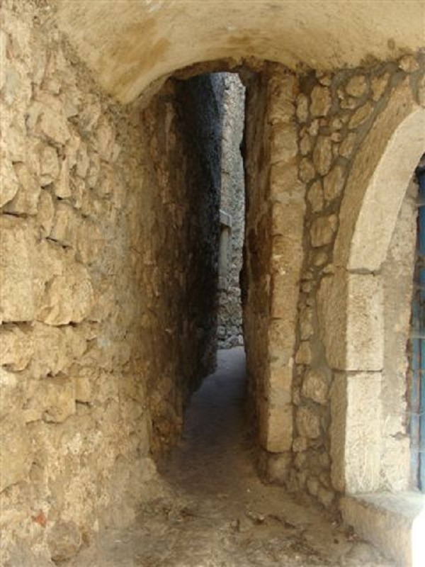 Vrbnik, najuža ulica, TZG Crikvenica