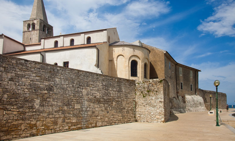 Poreč je omiljena turistička destinacija gostiju iz čitave Europe, a posebice Talijana/Fotolia