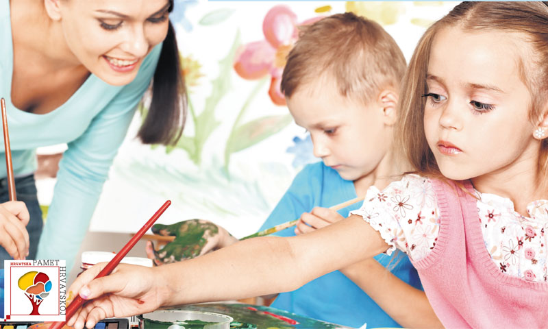 eKindergarten omogućuje bolju komunikaciju roditelja i odgajatelja u vrtiću/Fotolia