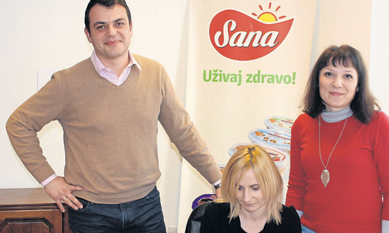 Tim Sana delikatesa bavi se prodajom namaza od humusa