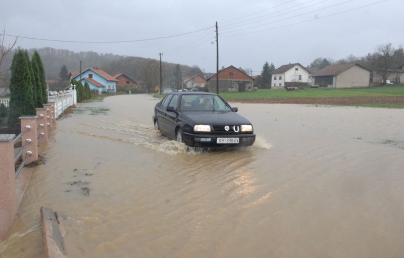 Ladislavec - Zbog obilne kiše koja pada od jučer navečer neki dijelovi Zagorja, a naročito područje