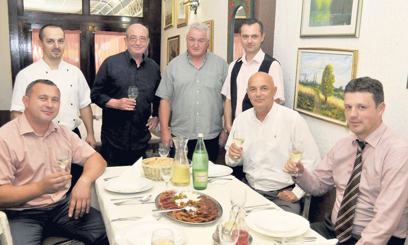 Žiri s vlasnicima/Goran Ferbežar/PIXSELL