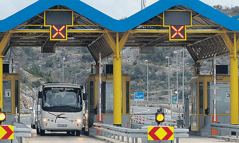 Među ponuđačima su tri operatora i dvije financijske tvrtke