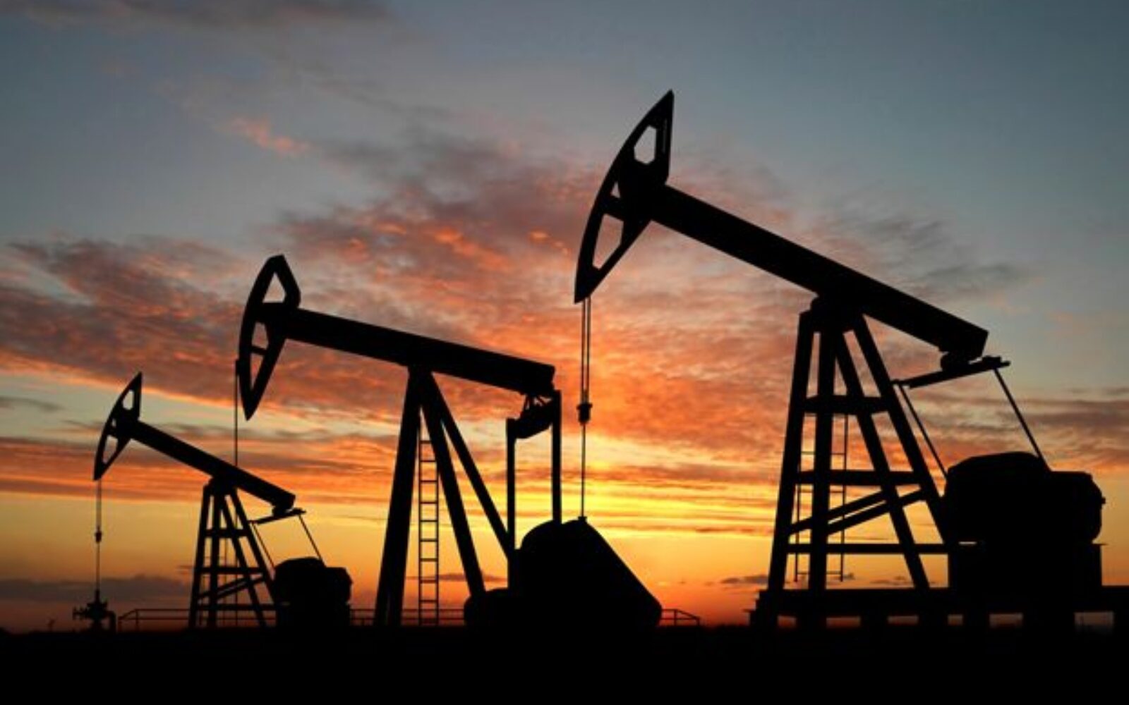 Rekordno niska cijena nafte: Tko od koga profitira, a tko gubi? - Poslovni dnevnik