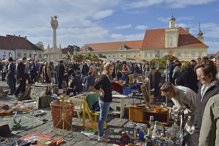 Osjecki sajam antikviteta . TZG Osijeka