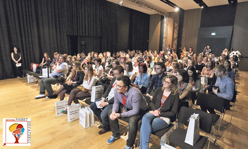 Publika na Danima komunikacija u Rovinju sa zanimanjem je pratila prezentacije/Grgur Žućko/PIXSELL