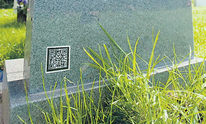 Učitani kod jednostavnim klikom mobitelom ili tabletom vodi na internet profil voljene osobe