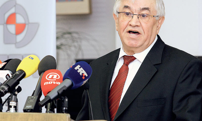 Nedjeljko Perić, dekan zagrebačkog FER-a, kaže da je misija FER-a poticati razvoj i osnivanje malih