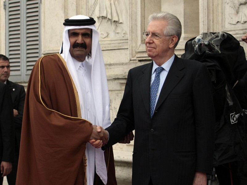 Mario Monti i Hamad bin Jassim al-Thani (EPA)