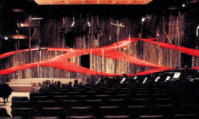 Scenografija originalne izvedbe u Lisinskom 1975.