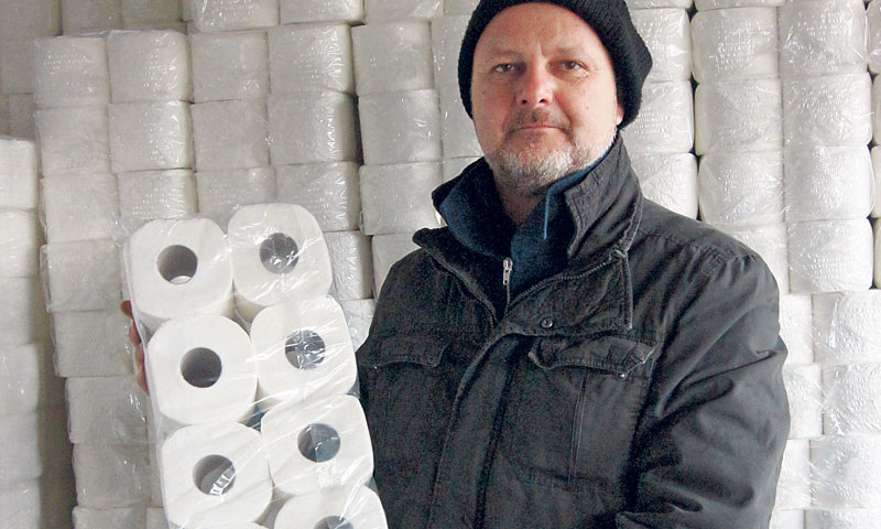 Dragan Škorlić, voditelj proizvodnje toaletne konfekcije, preselio se iz rijeke u Krapinu/EPA