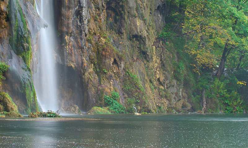 Plitvička jezera prvi su nacionalni park, a taj su status dobili u travnju 1949.
