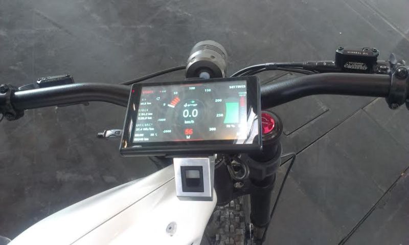 Greyp Bike pali se na otisak prsta, a podaci se očitavaju na mobitelu. Photo:Marija Crnjak, Poslovni