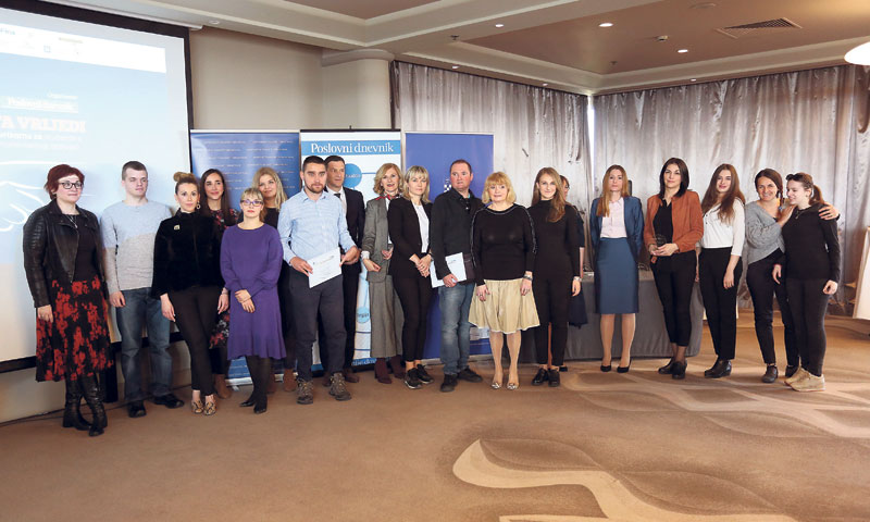 Svi nagrađeni studenti s predstavnicima tvrtki u kojima će učiti i imati praksu/Marko Prpić/PIXSELL