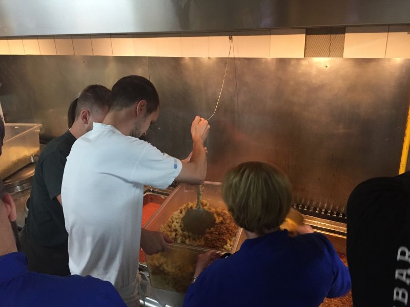 Kuhanje za vatrogasce. Photo Le Meridien Lav