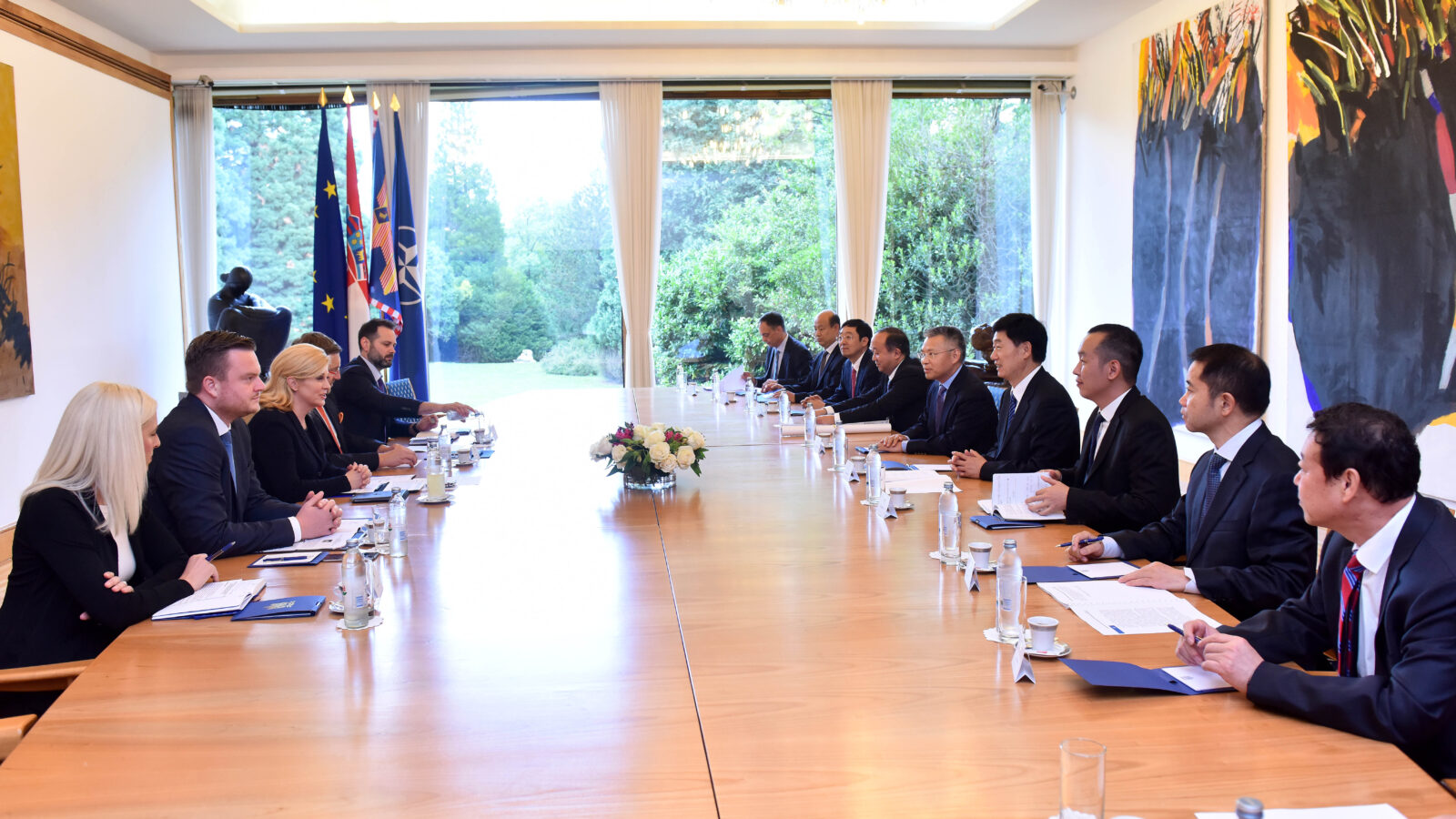 Susret izaslanstva kineske kompanije s hrvatskom predsjednicom na Pantovčaku, Foto: Ured predsjednic