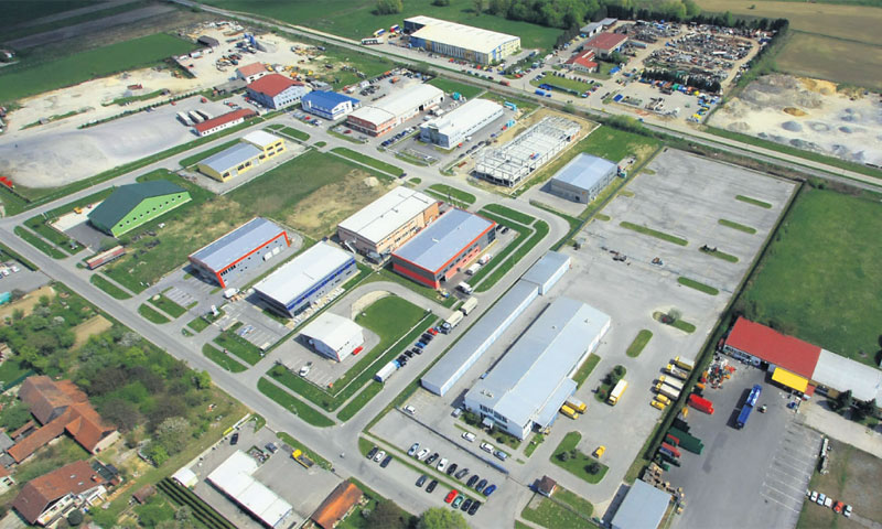 Poslovna zona Jug smještena je u jugoistočnom dijelu grada Bjelovara