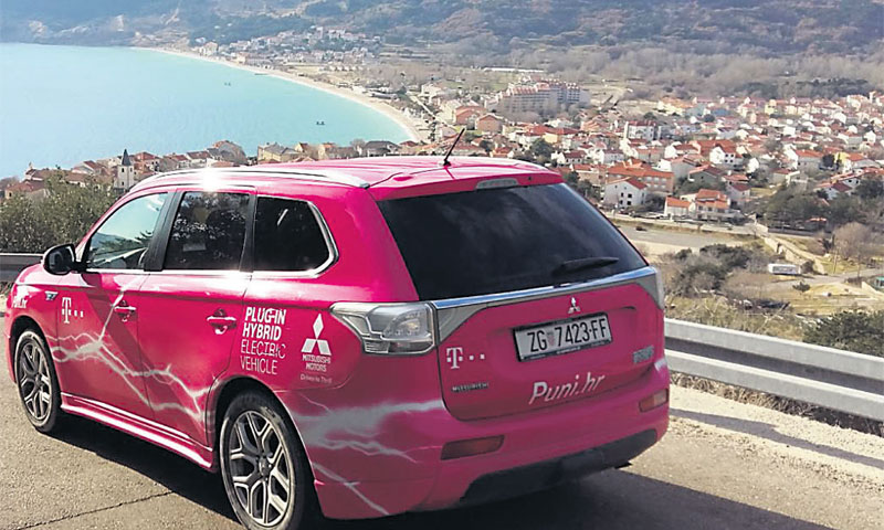 Čak 90 posto automobila bit će umreženo do 2020. godine, a na tržištu će biti dostupni samovozni mod